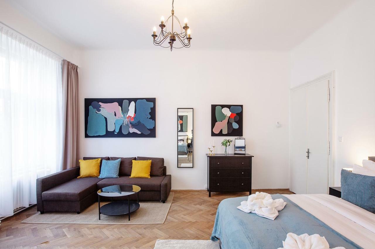 5Br 2Bath Family Apt 5Mins To Wenceslas Square Prague Exterior photo